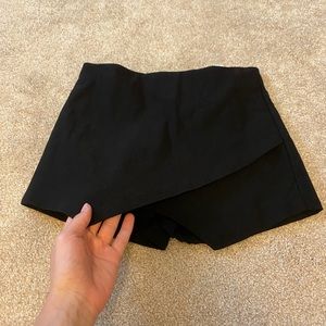 blue blush black skort